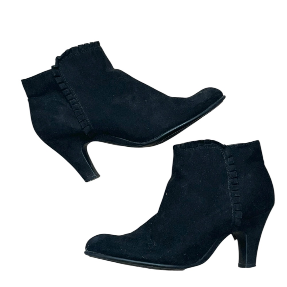 Aerosoles heelrest black ruffle ankle boots 7.5